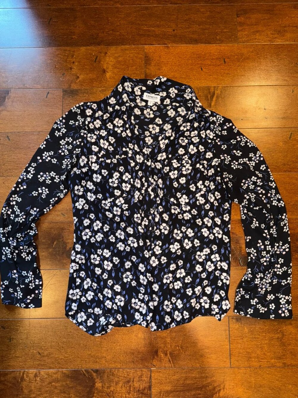 Express long sleeved floral shirt medium